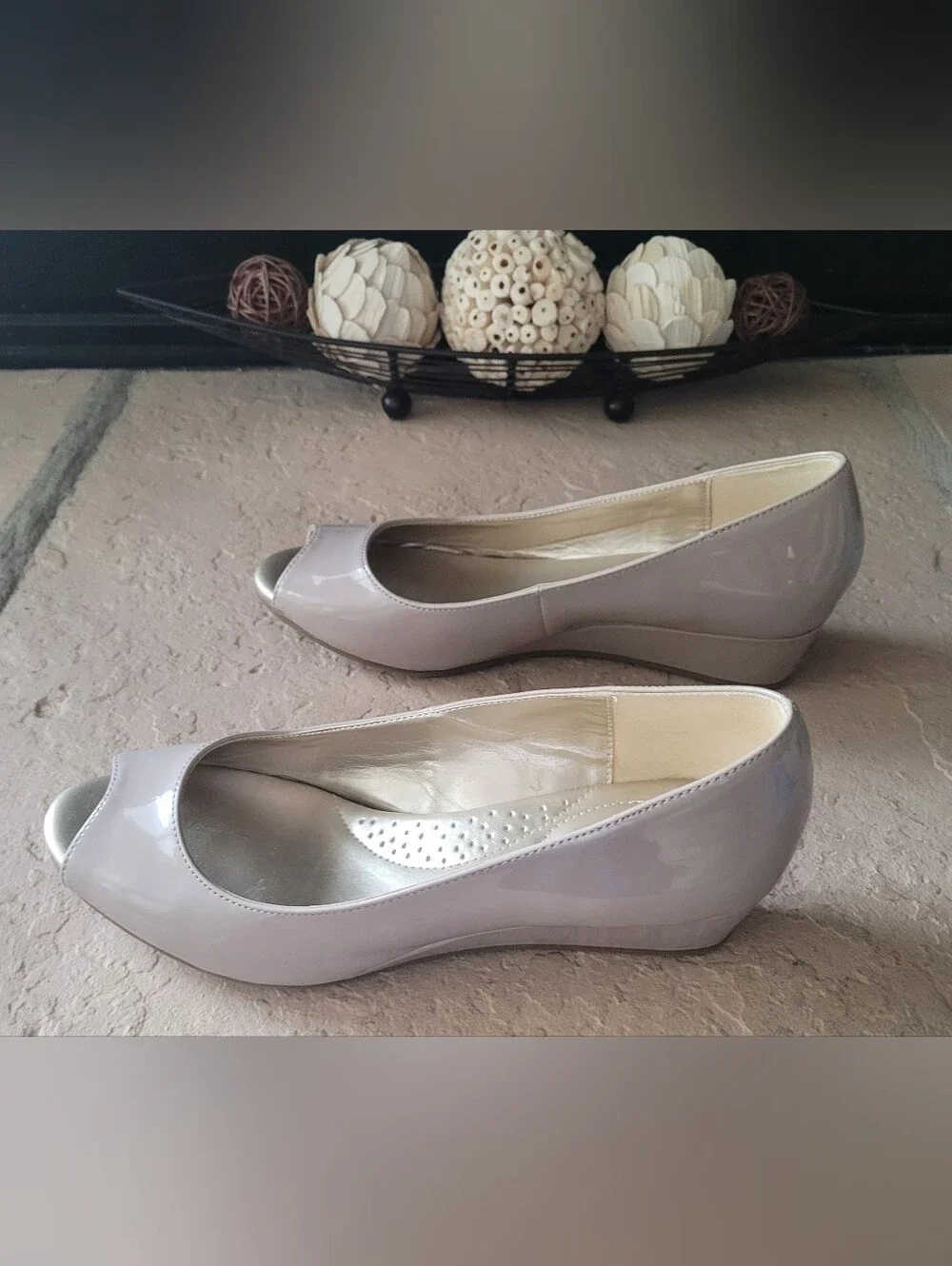 Bandolino product pair
